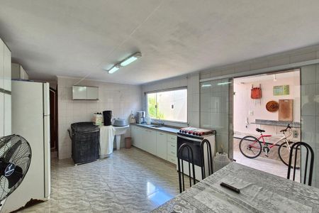 Casa à venda com 230m², 4 quartos e 4 vagas Casa à venda com 230m², 4 quartos e 4 vagasÁrea gourmet
