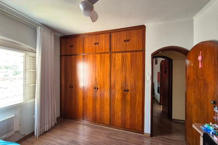 Casa à venda com 230m², 4 quartos e 4 vagas Casa à venda com 230m², 4 quartos e 4 vagasQuarto 2