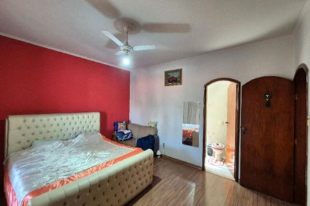 Casa à venda com 230m², 4 quartos e 4 vagas Casa à venda com 230m², 4 quartos e 4 vagasQuarto 3 - Suíte