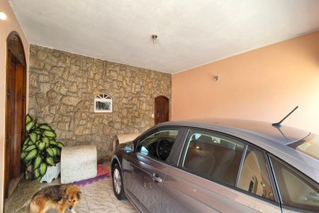 Casa à venda com 230m², 4 quartos e 4 vagas Casa à venda com 230m², 4 quartos e 4 vagasgaragem