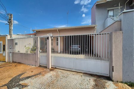 Casa à venda com 230m², 4 quartos e 4 vagas Casa à venda com 230m², 4 quartos e 4 vagasFachada do Prédio