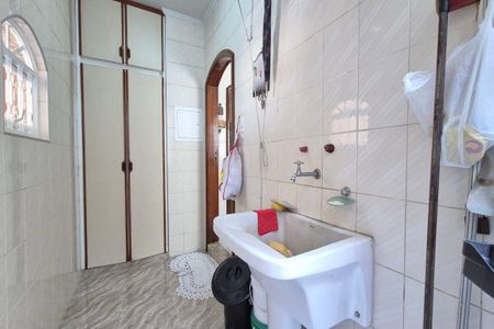 Casa à venda com 230m², 4 quartos e 4 vagas Casa à venda com 230m², 4 quartos e 4 vagasÁrea de Serviço