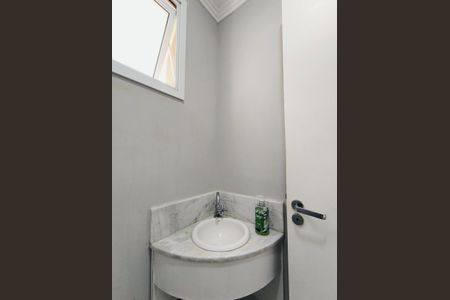 Casa de condomínio à venda com 110m², 3 quartos e 2 vagasLavabo