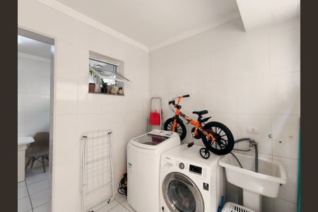 Casa de condomínio à venda com 110m², 3 quartos e 2 vagasÁrea de Serviço