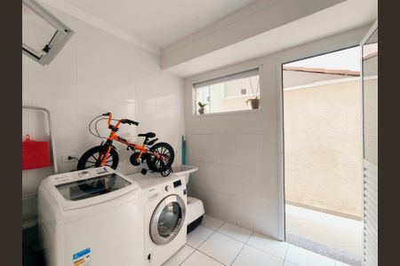 Casa de condomínio à venda com 110m², 3 quartos e 2 vagasÁrea de Serviço