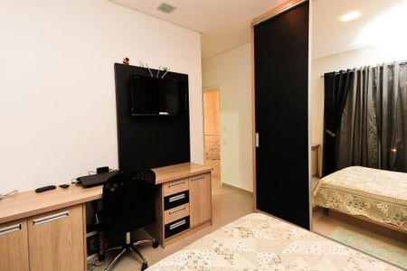 Casa à venda com 4 quartos, 450m² em Jardim Leonor Mendes de Barros, São Paulo