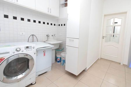 Casa à venda com 4 quartos, 450m² em Jardim Leonor Mendes de Barros, São Paulo