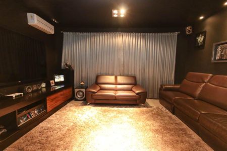 Casa à venda com 4 quartos, 450m² em Jardim Leonor Mendes de Barros, São Paulo