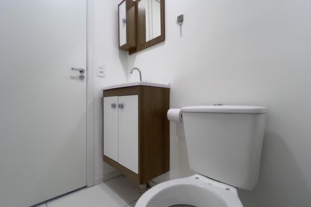 Banheiro de apartamento à venda com 1 quarto, 27m² em Vila das Bandeiras, Guarulhos