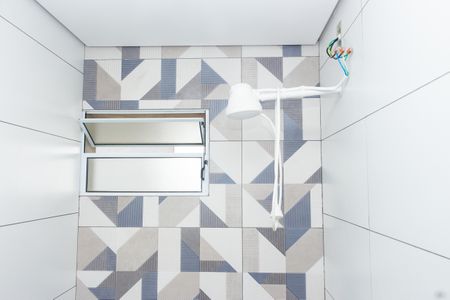 Banheiro de kitnet/studio para alugar com 1 quarto, 25m² em Jardim Domitila, São Paulo