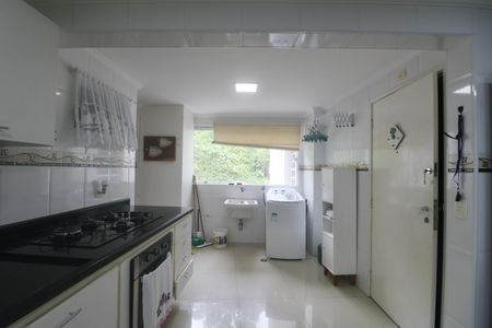 Apartamento para alugar com 220m², 4 quartos e 2 vagas Apartamento para alugar com 220m², 4 quartos e 2 vagasCozinha