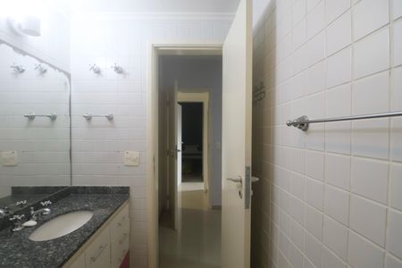 Apartamento para alugar com 220m², 4 quartos e 2 vagas Apartamento para alugar com 220m², 4 quartos e 2 vagasBanheiro Suíte 3