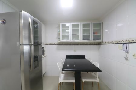 Apartamento para alugar com 220m², 4 quartos e 2 vagas Apartamento para alugar com 220m², 4 quartos e 2 vagasCozinha