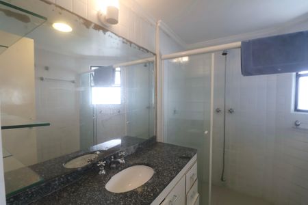 Apartamento para alugar com 220m², 4 quartos e 2 vagas Apartamento para alugar com 220m², 4 quartos e 2 vagasBanheiro Suíte