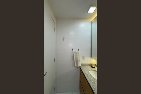 Banheiro de kitnet/studio para alugar com 1 quarto, 27m² em Santo Amaro, São Paulo