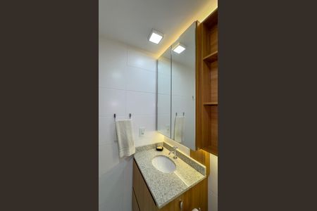 Banheiro de kitnet/studio para alugar com 1 quarto, 27m² em Santo Amaro, São Paulo