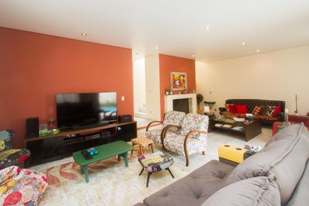 Casa para alugar com 395m², 4 quartos e 4 vagas