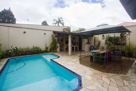 Casa para alugar com 395m², 4 quartos e 4 vagas