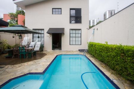 Casa para alugar com 395m², 4 quartos e 4 vagas