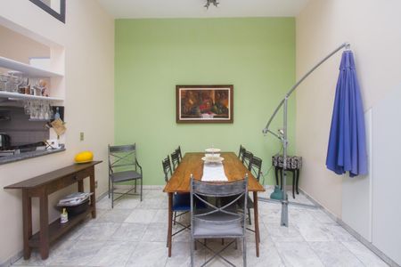 Casa para alugar com 395m², 4 quartos e 4 vagas