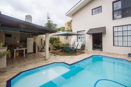 Casa para alugar com 395m², 4 quartos e 4 vagas