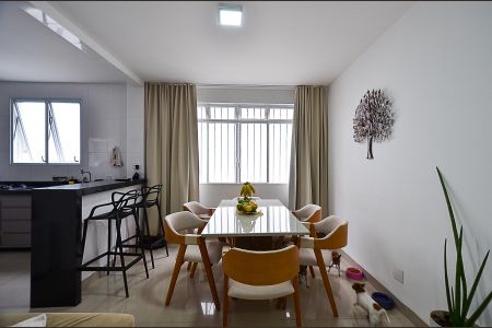 Apartamento à venda com 111m², 3 quartos e 2 vagasSala