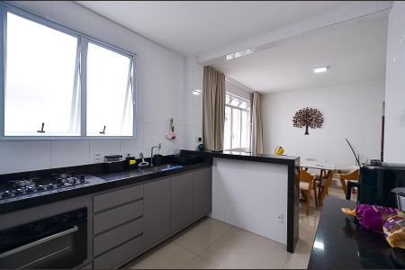 Apartamento à venda com 111m², 3 quartos e 2 vagasCozinha