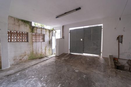 Casa à venda com 224m², 4 quartos e 2 vagasCasa 2