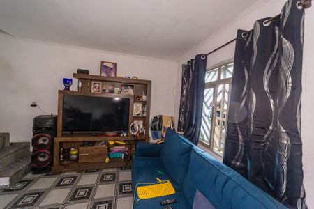 Casa à venda com 224m², 4 quartos e 2 vagasSala