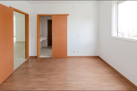 Apartamento à venda com 143m², 4 quartos e 3 vagasSemi-suíte 1