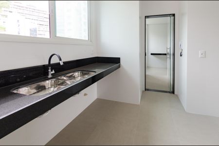Apartamento à venda com 143m², 4 quartos e 3 vagasCozinha