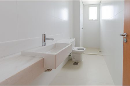 Apartamento à venda com 143m², 4 quartos e 3 vagasBanheiro suíte 2