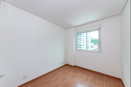 Apartamento à venda com 143m², 4 quartos e 3 vagasSemi Suíte 2