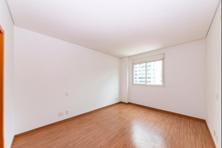 Apartamento à venda com 143m², 4 quartos e 3 vagasSuíte 1