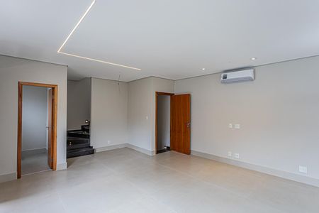 Casa à venda com 200m², 3 quartos e 3 vagas Casa à venda com 200m², 3 quartos e 3 vagasSala e cozinha