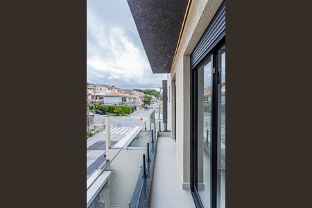 Casa à venda com 200m², 3 quartos e 3 vagas Casa à venda com 200m², 3 quartos e 3 vagasVaranda