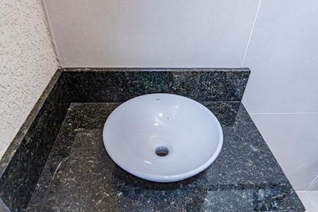 Casa à venda com 200m², 3 quartos e 3 vagas Casa à venda com 200m², 3 quartos e 3 vagasLavabo