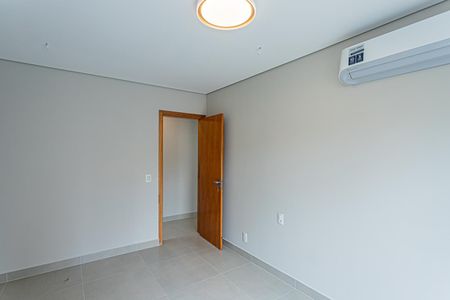 Casa à venda com 200m², 3 quartos e 3 vagas Casa à venda com 200m², 3 quartos e 3 vagasSuite