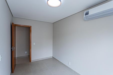 Casa à venda com 200m², 3 quartos e 3 vagas Casa à venda com 200m², 3 quartos e 3 vagasQuarto 1