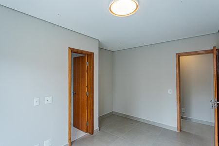 Casa à venda com 200m², 3 quartos e 3 vagas Casa à venda com 200m², 3 quartos e 3 vagasSuite