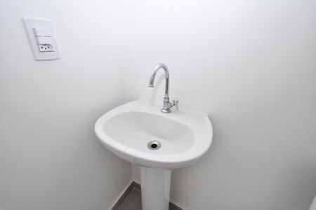 banheiro de kitnet/studio à venda com 1 quarto, 25m² em Pinheiros, São Paulo