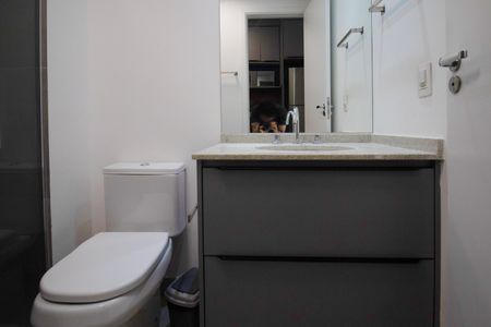 Studio para alugar com 40m², 1 quarto e sem vaga Studio para alugar com 40m², 1 quarto e sem vagaBanheiro Social