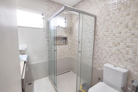 Casa à venda com 180m², 3 quartos e 3 vagasBanheiro da Suíte