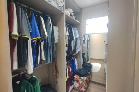 Casa à venda com 180m², 3 quartos e 3 vagasCloset da suíte
