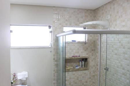 Casa à venda com 180m², 3 quartos e 3 vagasBanheiro da Suíte