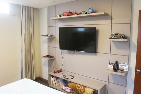 Casa à venda com 180m², 3 quartos e 3 vagasSuíte