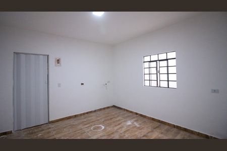 Casa para alugar com 1 quarto, 15m² em Vila Industrial, São Paulo