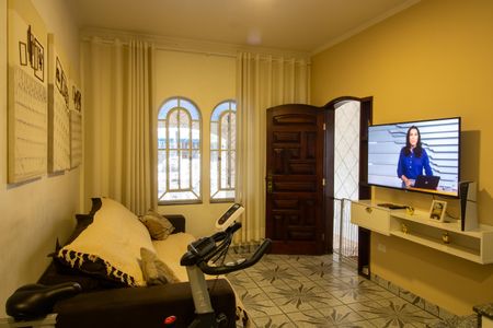 Casa para alugar com 110m², 3 quartos e 2 vagasSala