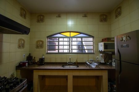 Casa para alugar com 110m², 3 quartos e 2 vagasCozinha