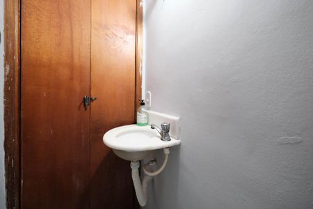 Casa à venda com 75m², 2 quartos e 2 vagasLavabo